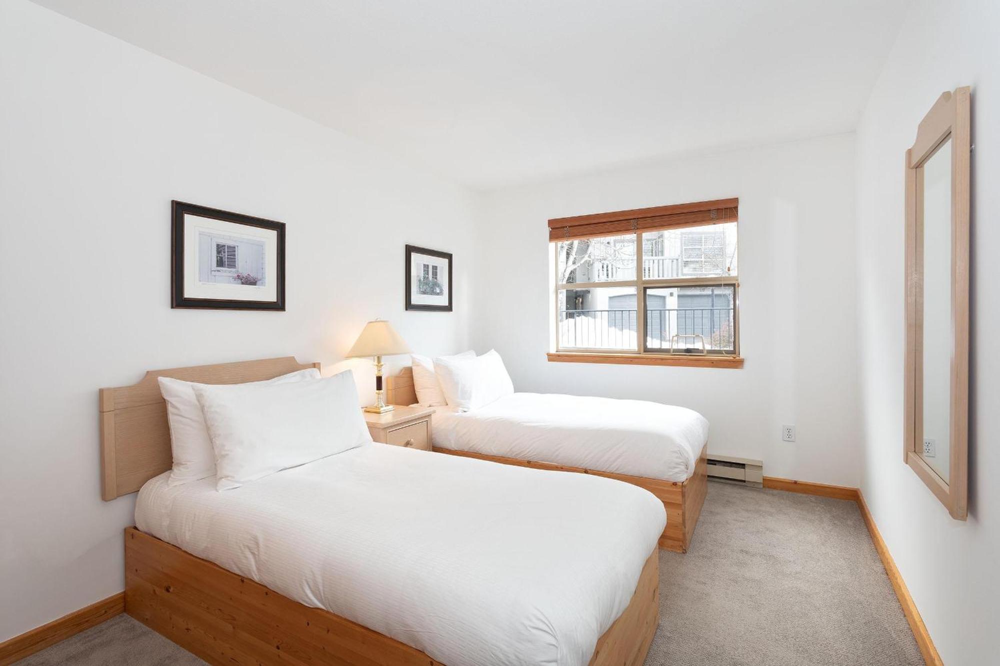 Forest Trails 9 - Walk Or Shuttle To Skiing, Fireplace, Private Garage, Free Parking Ferienhaus *