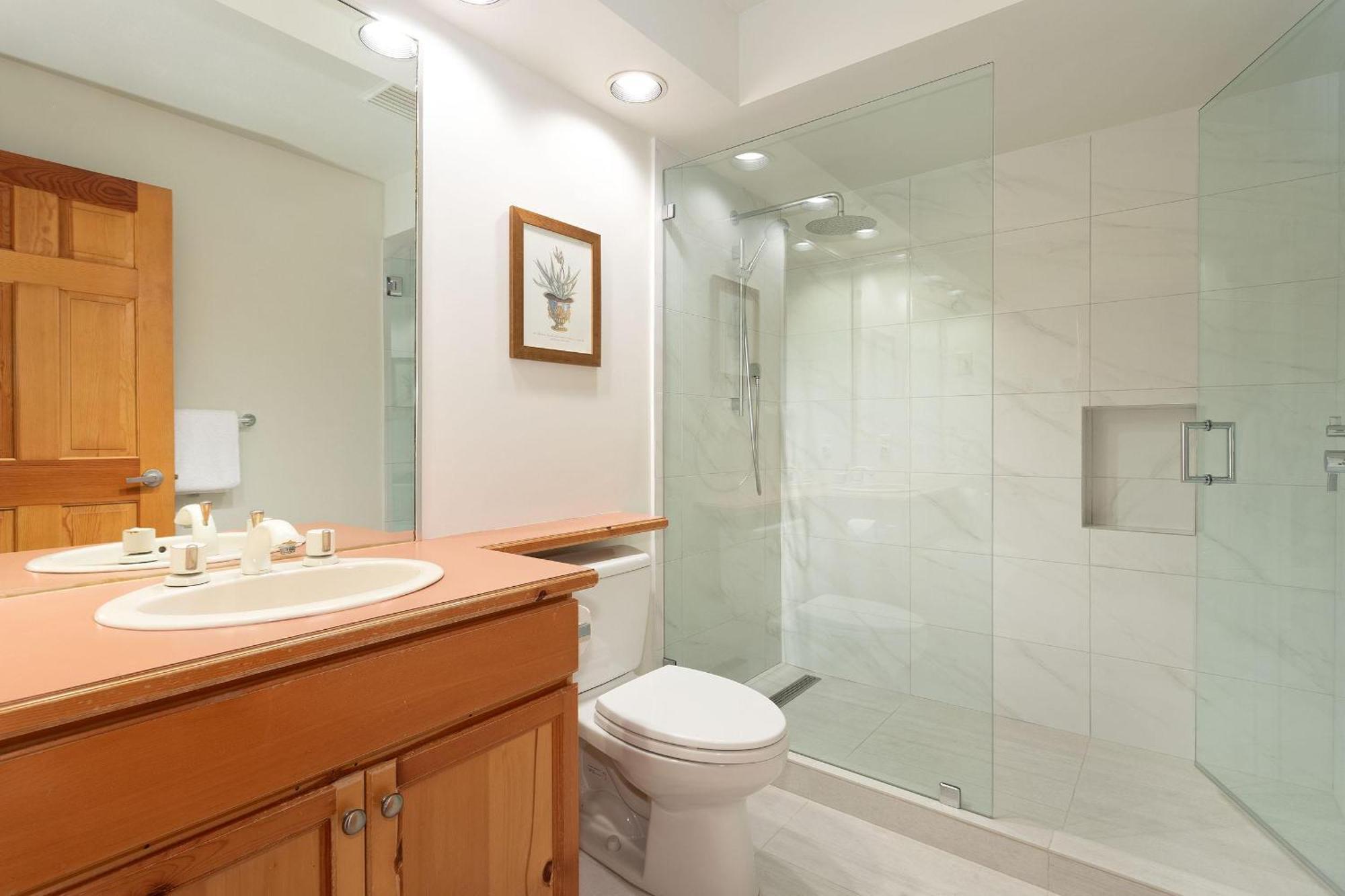 Ferienhaus Forest Trails 9 - Walk Or Shuttle To Skiing, Fireplace, Private Garage, Free Parking Whistler