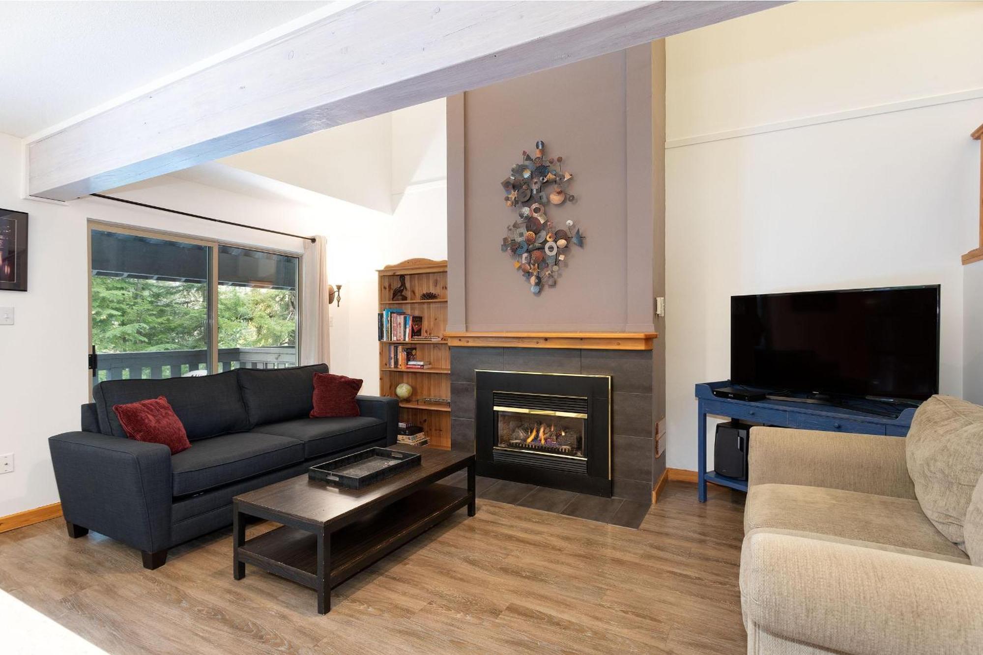 Forest Trails 9 - Walk Or Shuttle To Skiing, Fireplace, Private Garage, Free Parking *
